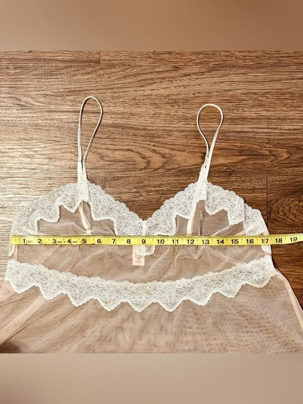 Victoria’s Secret Tiered Sheer Nightie Chemise Cream and Peach Color Large